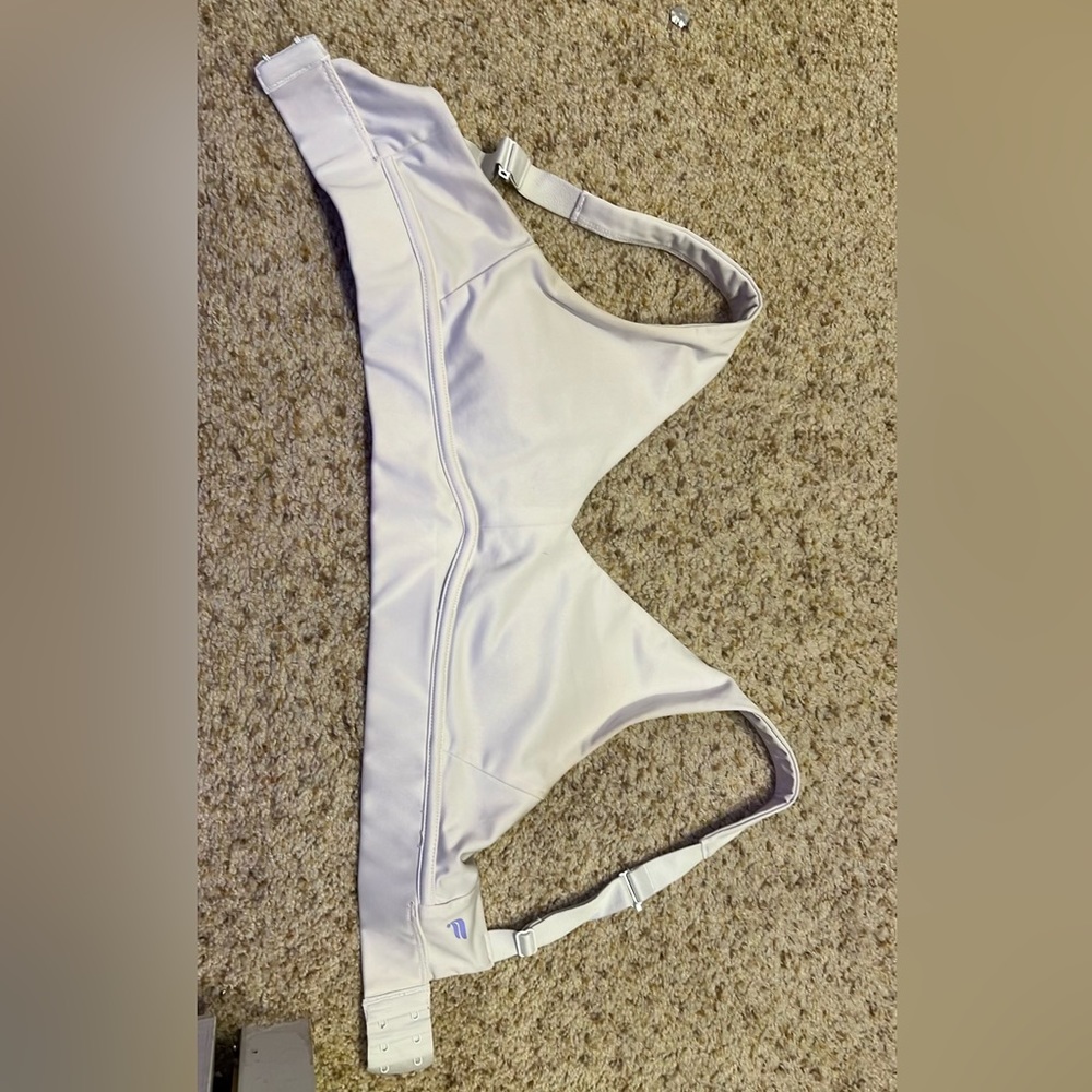 sports bra